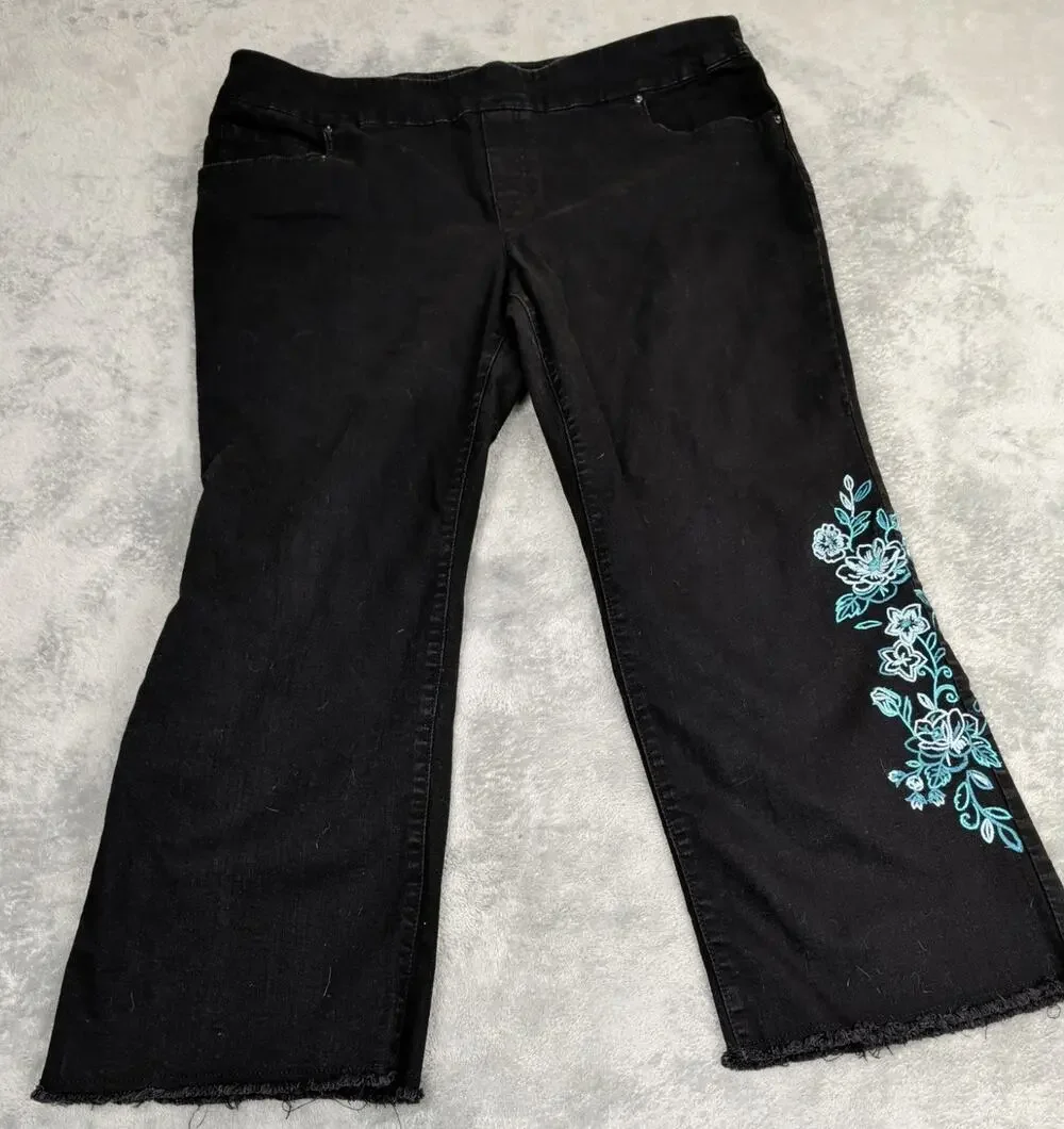 Pioneer Woman Black Floral Embroidered Pull On Jeans size XL